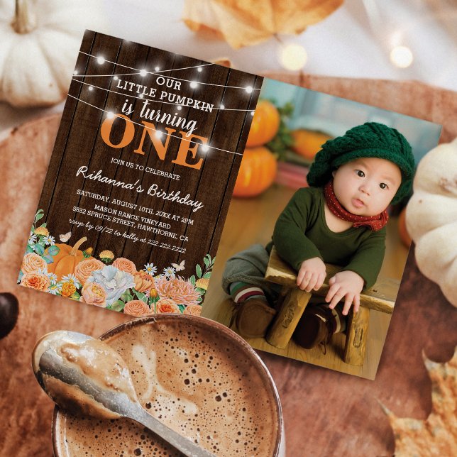Pumpkin First Birthday | Rustikales Fall-Foto Einladung (Von Creator hochgeladen)