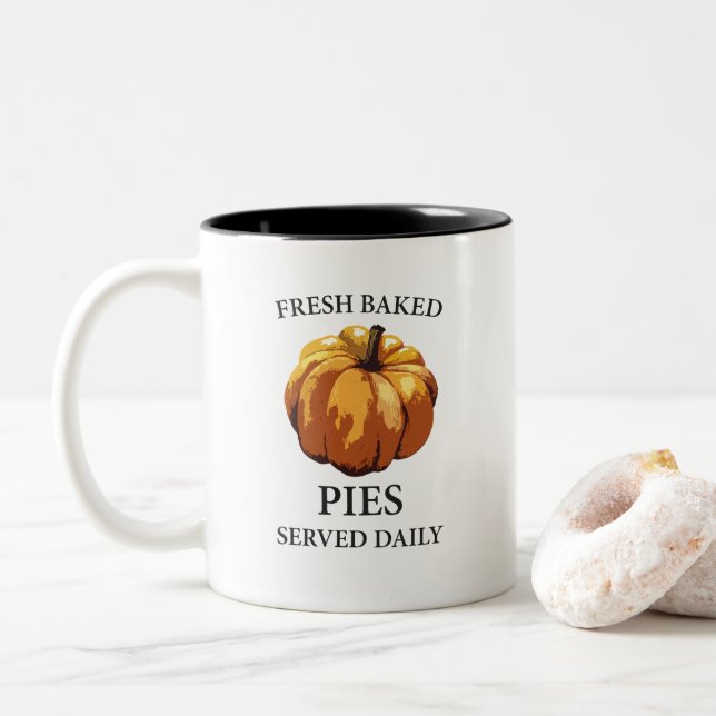 Pumpkin Fresh Baked Pies Art Zweifarbige Tasse (Mit Donut)