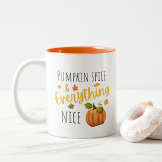 Pumpkin Gewürz und alles Nizza Fall  Zweifarbige Tasse