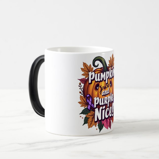 Pumpkin Gewürz und Lila Nice: Funny Fall Awarenes Verwandlungstasse (Vorderseite Links)