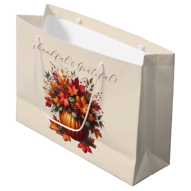 Pumpkin mit Herbstlauben - Erntedank Große Geschenktüte (Vorderseite Schrägansicht)