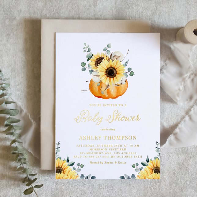 Pumpkin mit Sonnenblumen Rustic Fall Baby Dusche Folieneinladung (Gold foil fall baby shower invitation featuring watercolor pumpkin, sunflowers and greenery.)