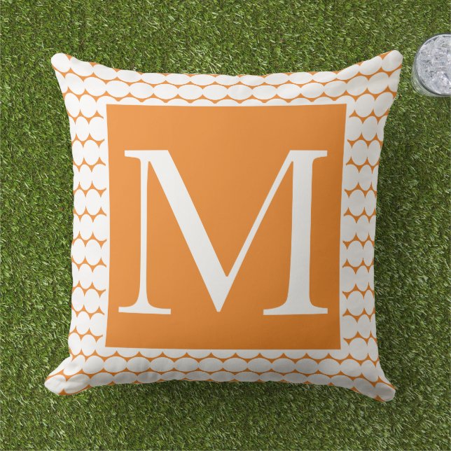 Pumpkin Orange Monogramme Weißpolka Dots Herbst Kissen (Gras)