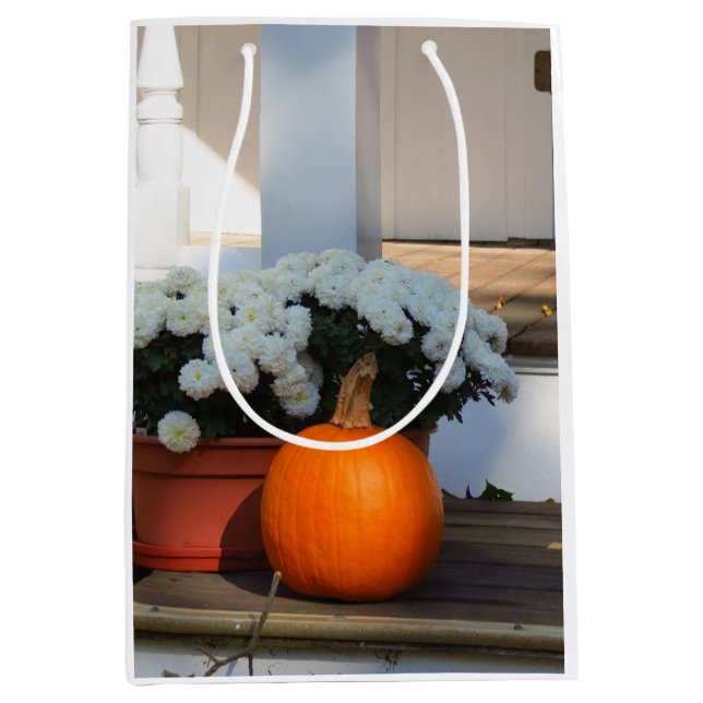 Pumpkin und White Mums - Martha's Vineyard Medium Mittlere Geschenktüte (Vorderseite)