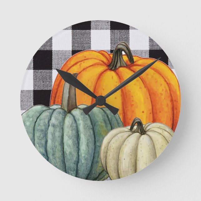 Pumpkins on Black and white gingham plaid Fall Runde Wanduhr (Vorderseite)