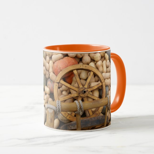 Pumpkins und Räder des ländlichen Holzkarren Tasse (VorderseiteRechts)
