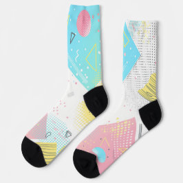 Punktmuster und geometrische Formen im Hintergrund Socken