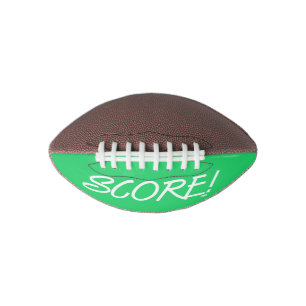 Punktzahl weißer und grüner Mini-Fußball Football