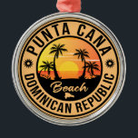 Punta Cana Dominican Beach Vintag Retro Ornament Aus Metall<br><div class="desc">Punta Cana Dominikanische Republik Design im Vintage Travel Stil mit einer Palme am Strand mit Ozean und Himmel.</div>