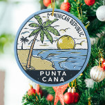 Punta Cana Dominikanische Republik Vintag Keramik Ornament<br><div class="desc">Punta Cana Vektorgrafik Design. Die Gegend von Bávaro und Punta Cana bilden zusammen das so genannte Costa del Coco,  oder die Coconut Coast,  ein Gebiet mit üppigen All-Inklusive-Resorts.</div>