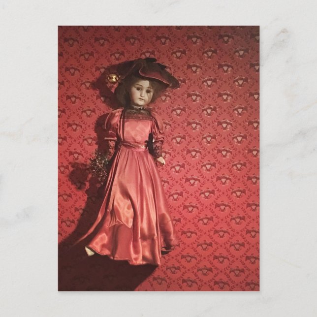 Puppe an der Wand Postkarte (Vorderseite)