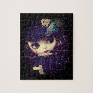 Puppe in Vintager Umgebung