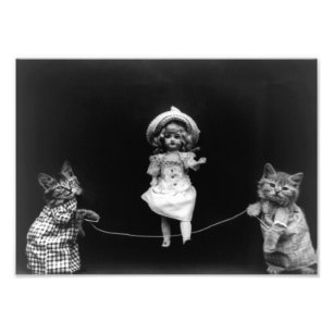 Puppe & Kittens Skipping Fotodruck