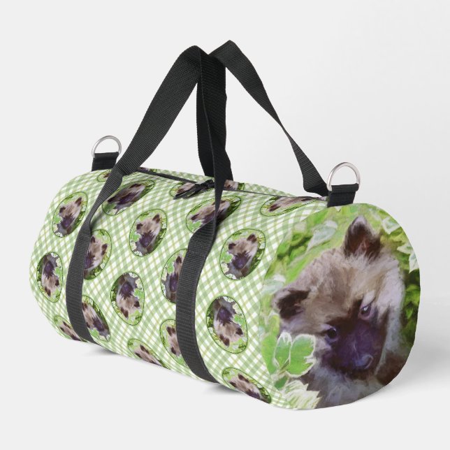 Puppy in the Garden Original Kunst Duffle Bag (Linke Seite)