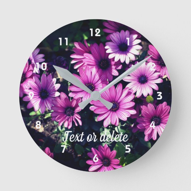 Purple African Daisy Flowers Personalized Runde Wanduhr (Vorderseite)