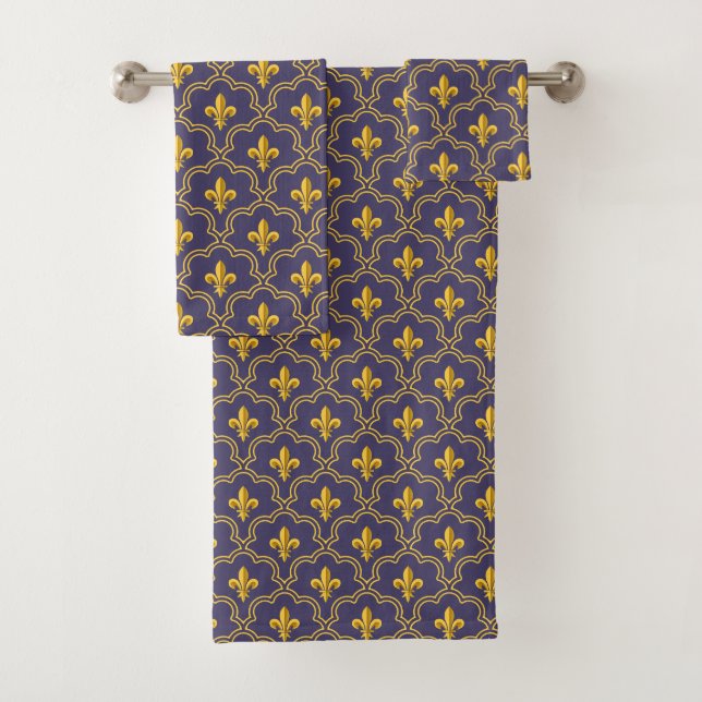 Purple and gold fleur-de-lys quatrefoil pattern (En situation)