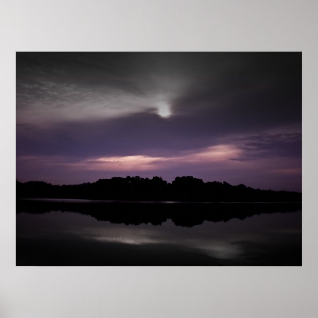 Purple black sky black water poster (Vorne)