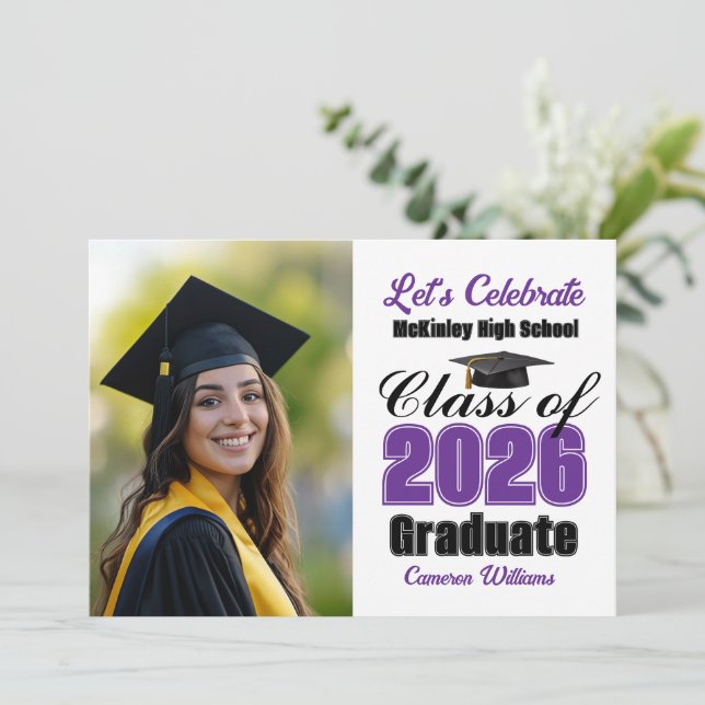 Purple Class of 2026 Photo Graduation Party Einladung (Stehend Vorderseite)