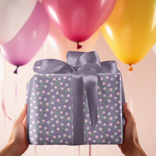 Purple Floral Birthday Geschenkpapier (Von Creator hochgeladen)