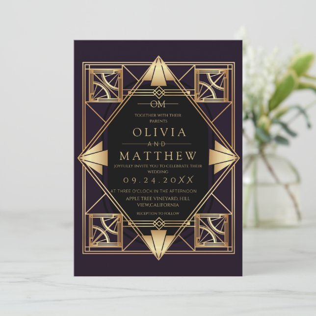 Purple & Gold Art Deco Wedding Invitation  Einladung (Stehend Vorderseite)