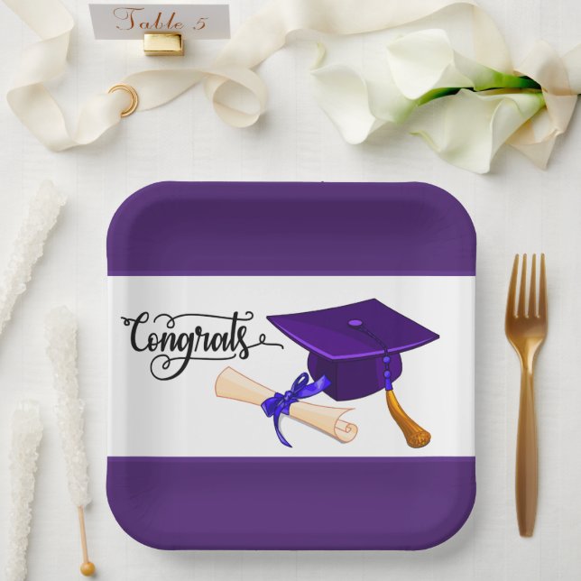 Purple Graduation Cap And Diploma  Pappteller (Hochzeit)