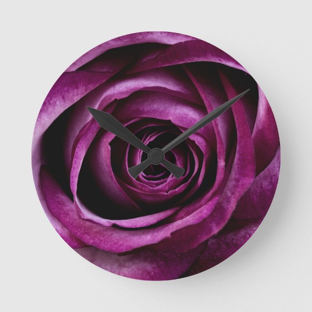 Purple Rose Runde Wanduhr (Vorderseite)