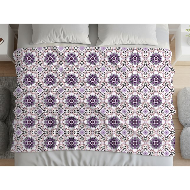 Purple, white and gray geometric mandala pattern  fleecedecke (Von Creator hochgeladen)