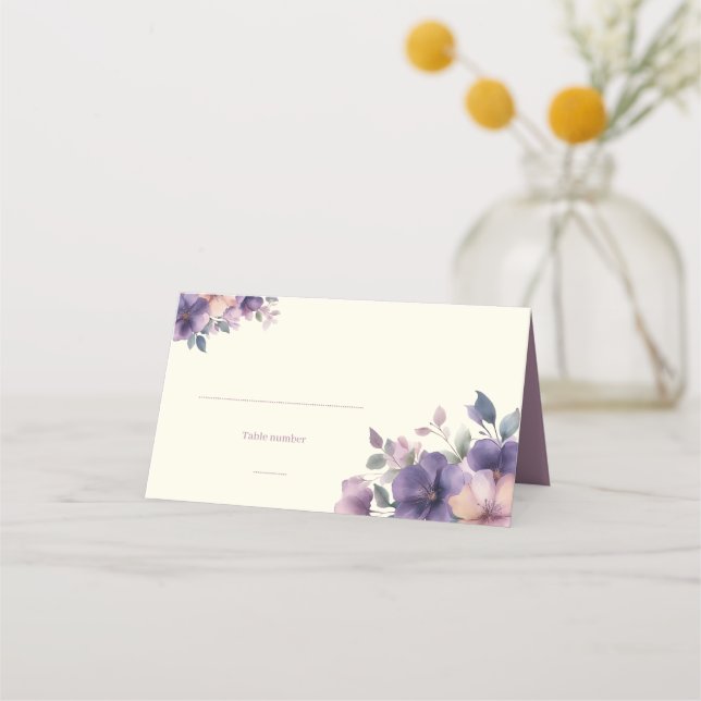 Purpur, rosa Blume auf geklappter Platzkarte (Vorderseite)