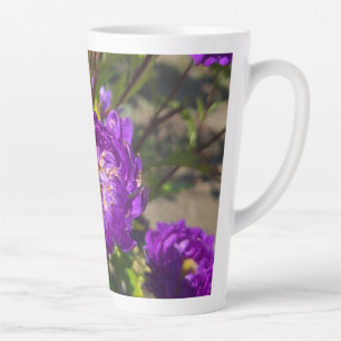 Purpurblumen Milchtasse