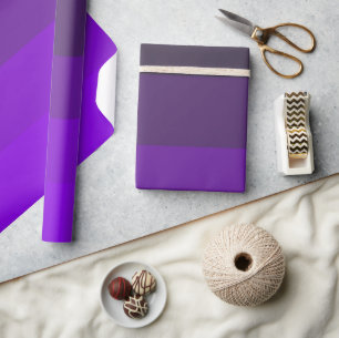 Purpurfarben Geschenkpapier