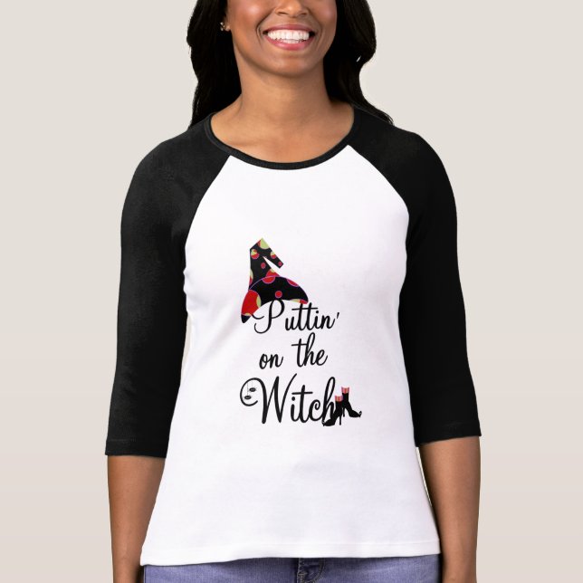 Puttin sur les T-shirts et les cadeaux de sorcière (Devant)