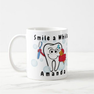 Putzen Sie Ihre Zähne lächeln eine Weile Kaffeetasse