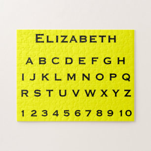 Puzzle Alphabet de nom de monogramme et chiffres sur jaun