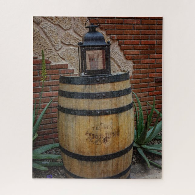 Puzzle Ancien tonneau de tequila avec lanterne (Vertical)