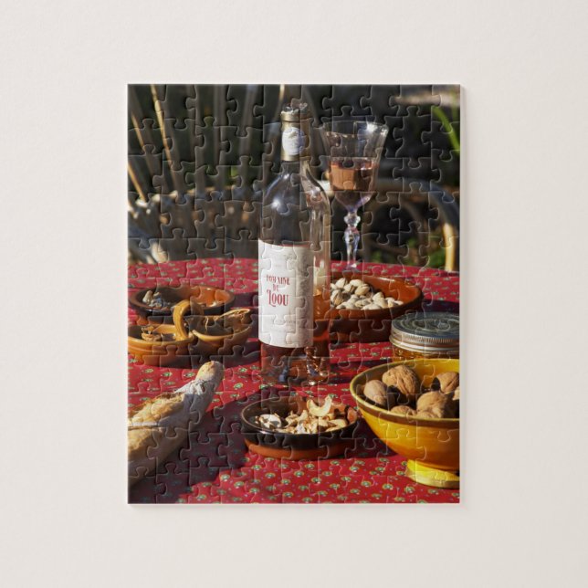 Puzzle Apéritif et hors d'oeuvre préparés: pain, olives, (Vertical)