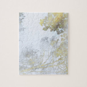 Puzzle Arbres à feuilles larges se reflétant dans l'eau p