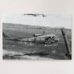 Puzzle Armée de l'air sud-vietnamienne UH-1 Huey