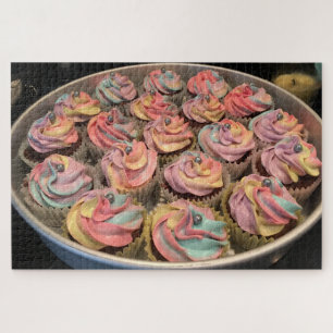 Puzzle aus Regenbogenkuchen