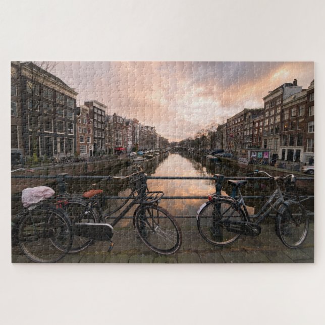 Puzzle Bicyclettes au coucher du soleil à Amsterdam (Horizontal)