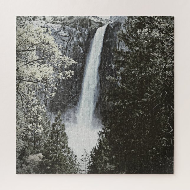 Puzzle Bridalveil Falls - Yosemite - 20x20 - 676 pièces (Vertical)