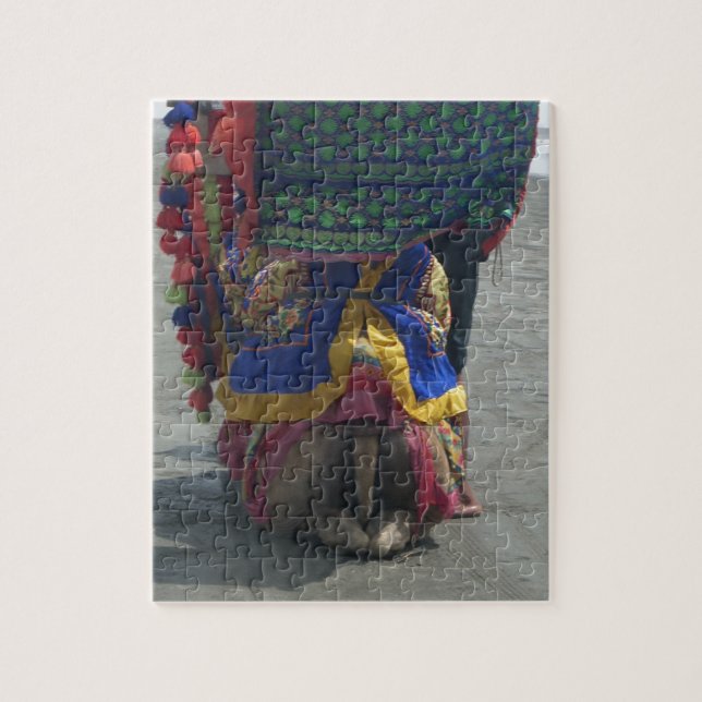 Puzzle Camel on the toes (Vertical)