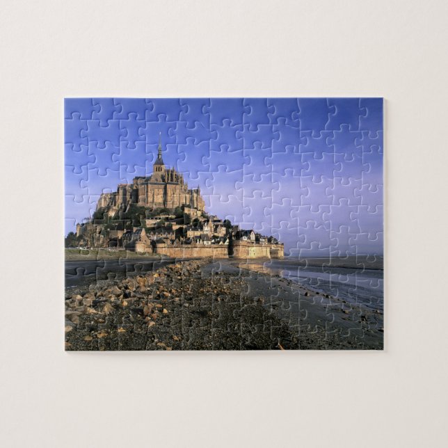 Puzzle Célèbre forteresse de l'île du Mont-Saint-Michel à (Horizontal)