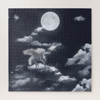 Puzzle Cheval ailé blanc : ciel illuminé par la lune.