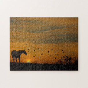 Puzzle Cheval au coucher du soleil avec oiseaux