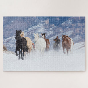 Puzzle Cheval courant à travers la neige