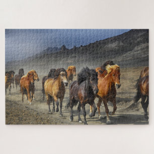 Puzzle Chevaux sauvages Dusty Desert Mountains Hills Phot