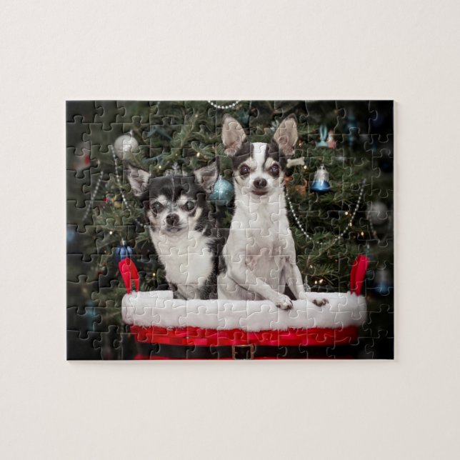 Puzzle Chihuahua de Noël dans une corbeille rouge (Horizontal)