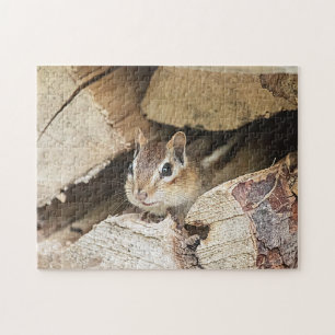 Puzzle Chipmunk dans une pile de bois