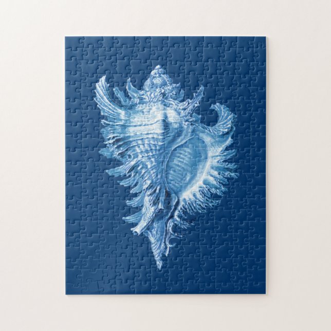 Puzzle Conch Shell Sea Life Imprimer, Indigo Blue and Whi (Vertical)