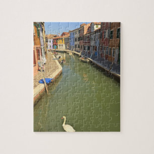 Puzzle Cygnes dans un canal, île de Burano, Venise, Itali